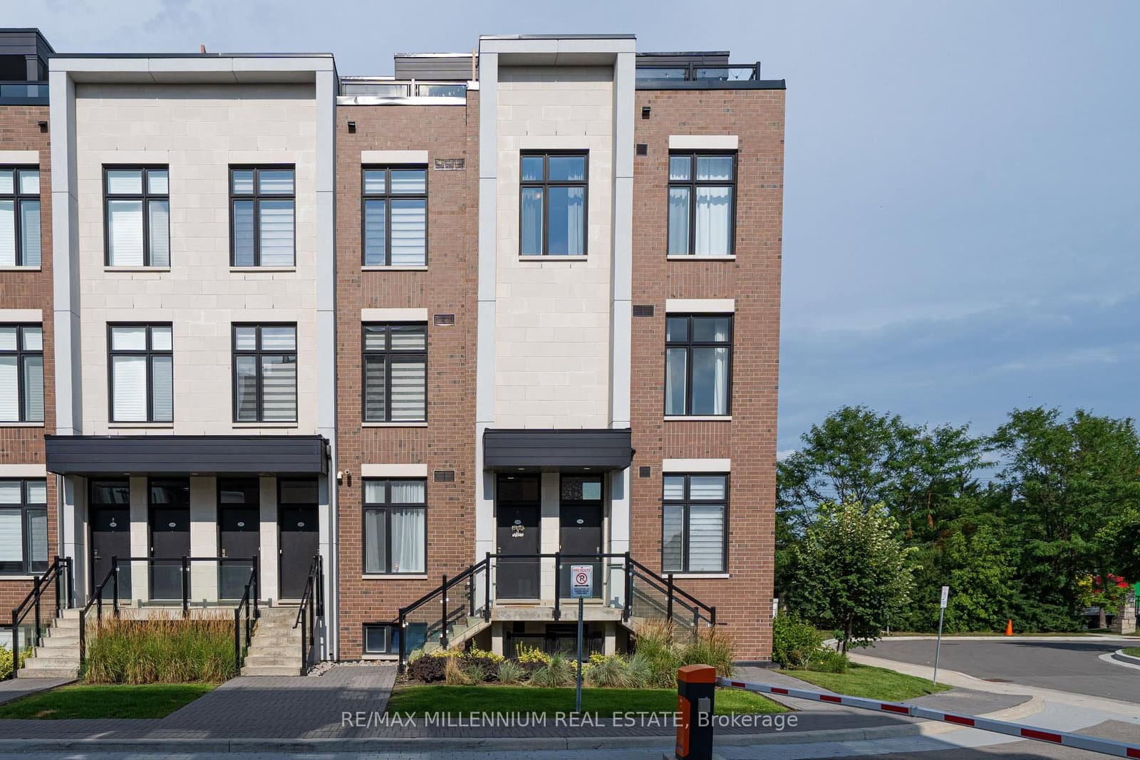 9560 Islington Avenue, Unit U208