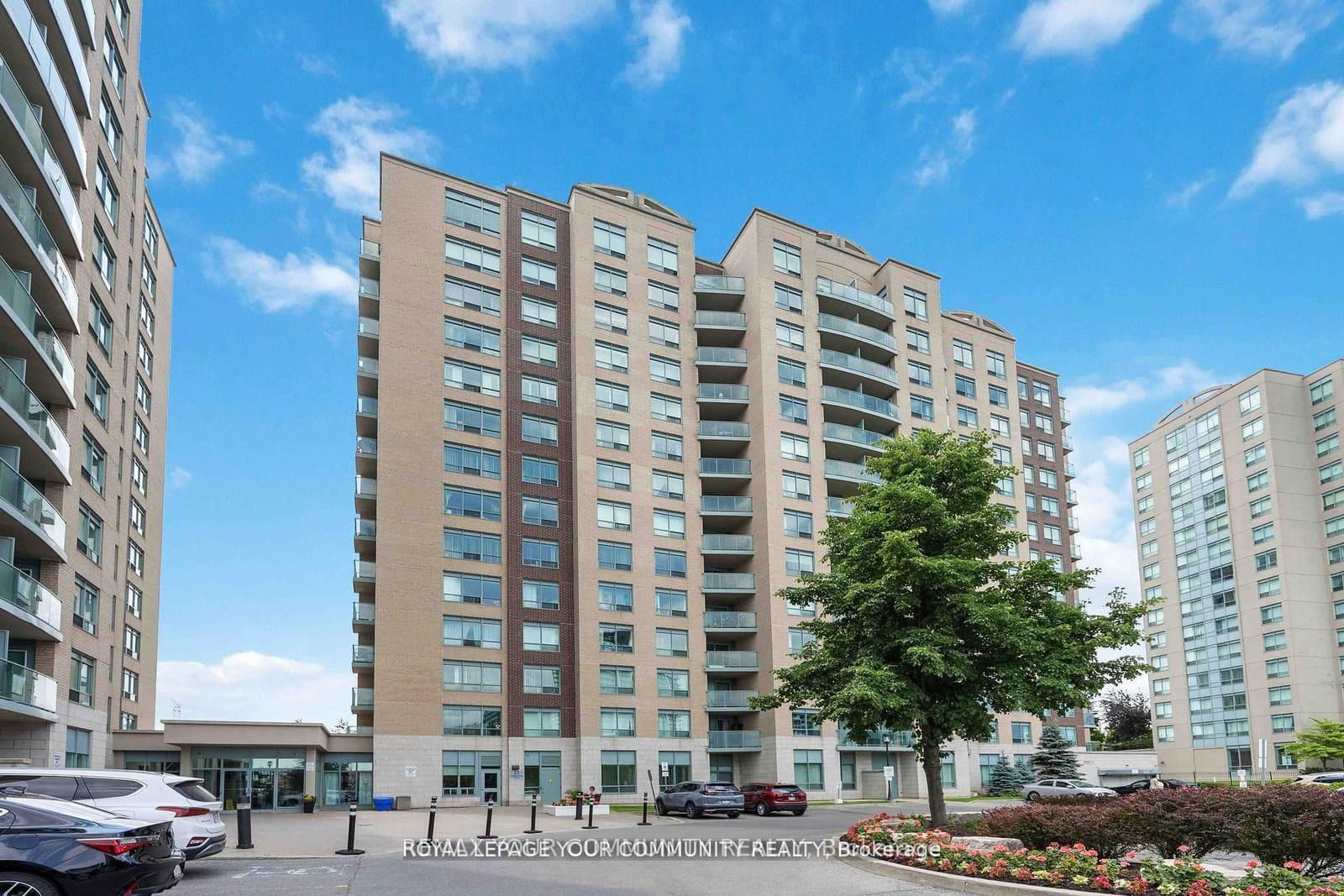 #909 - 23 Oneida Crescent