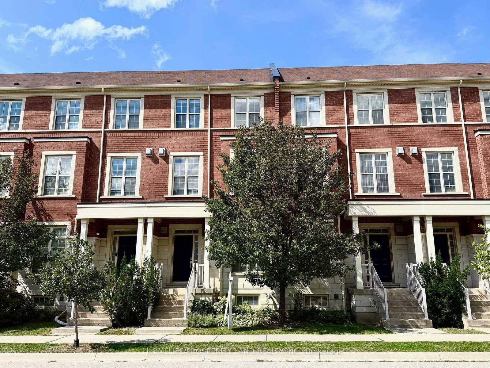 76 Donald Buttress Boulevard W