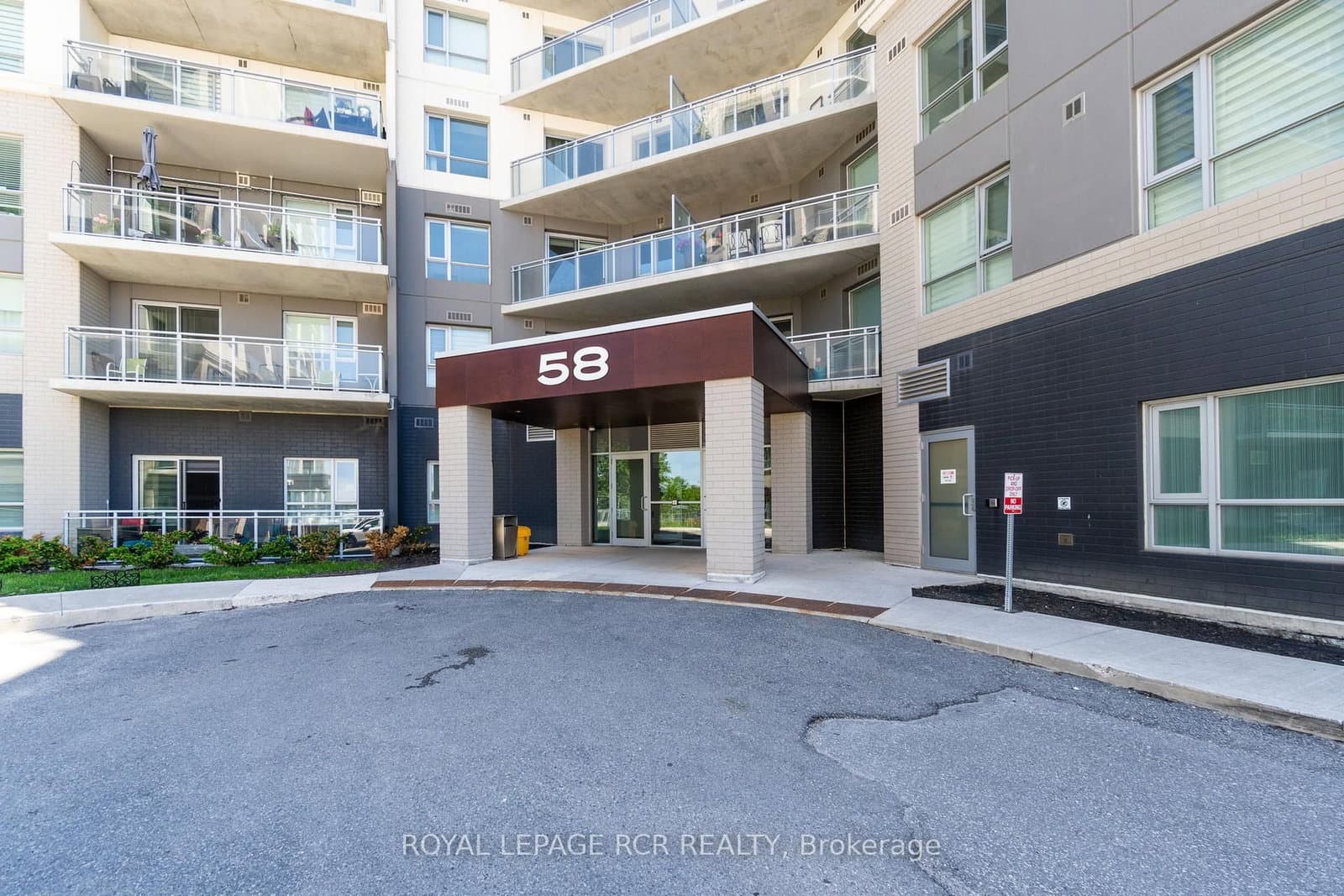 58 Lakeside Terrace, Unit 1112