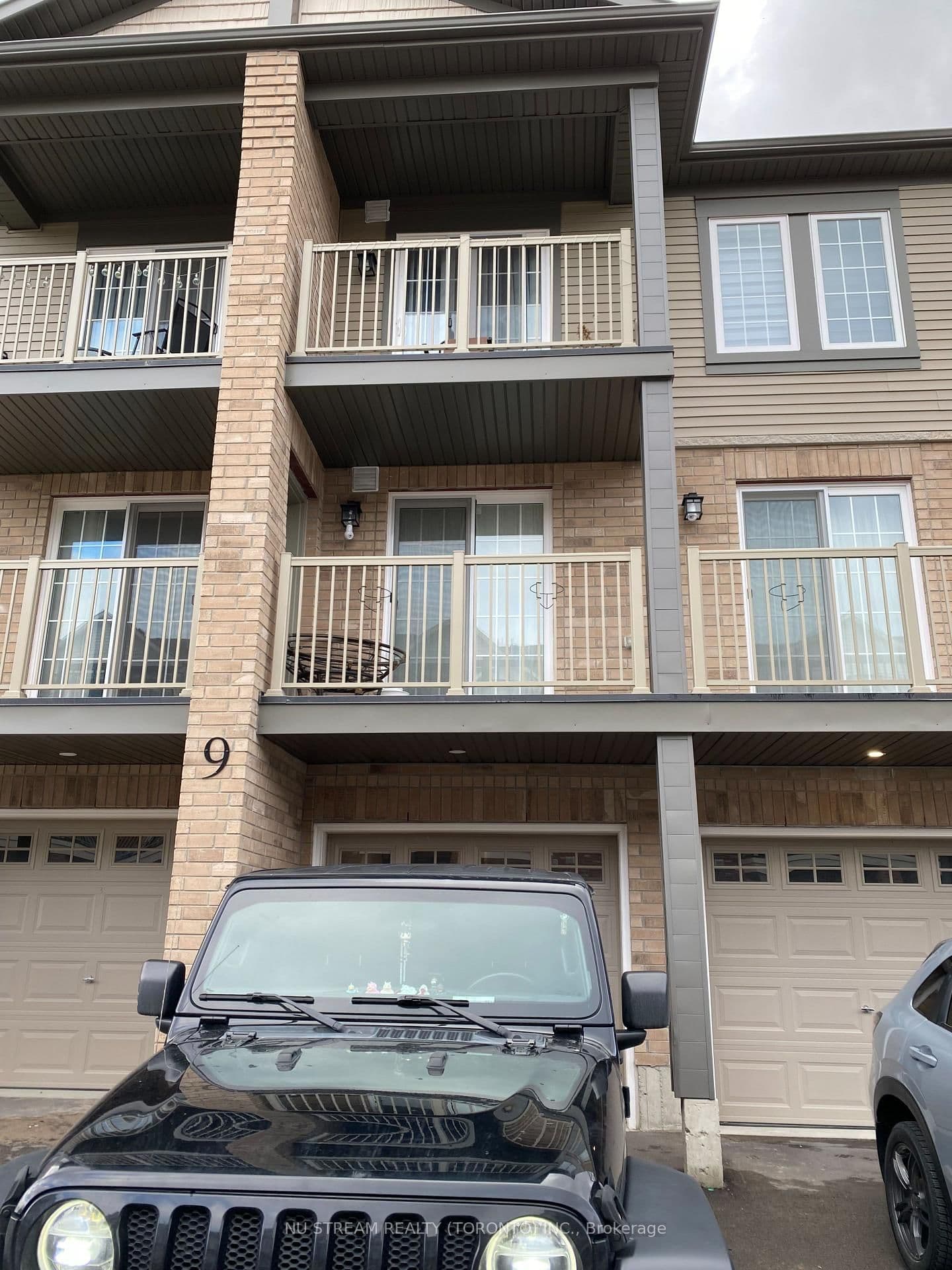 9 Hay Lane, Unit 4