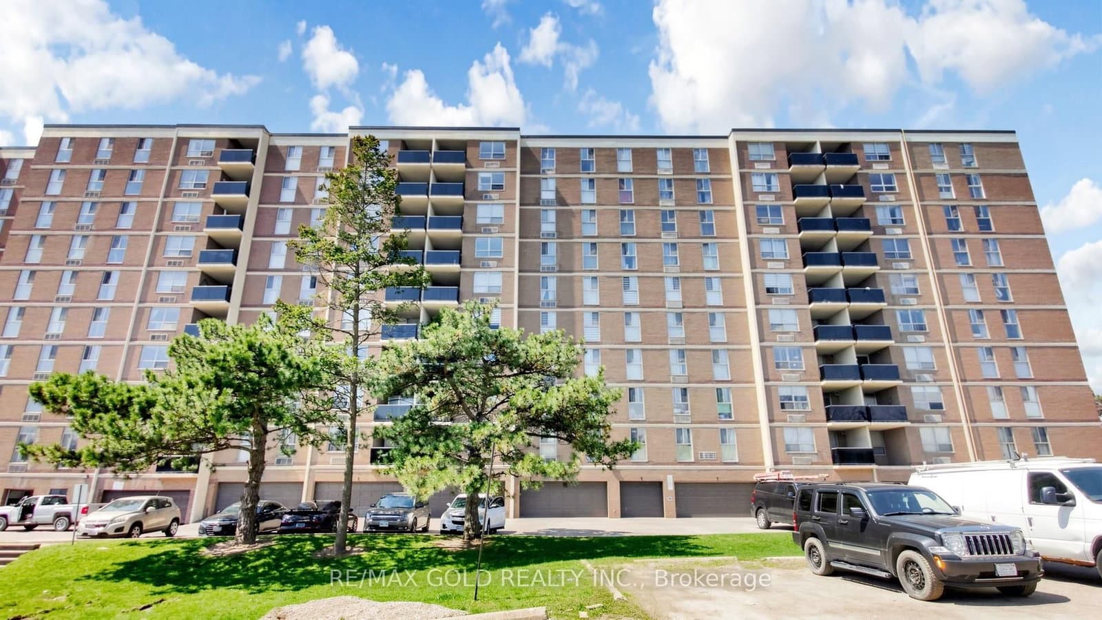 #102 - 2825 Islington Avenue