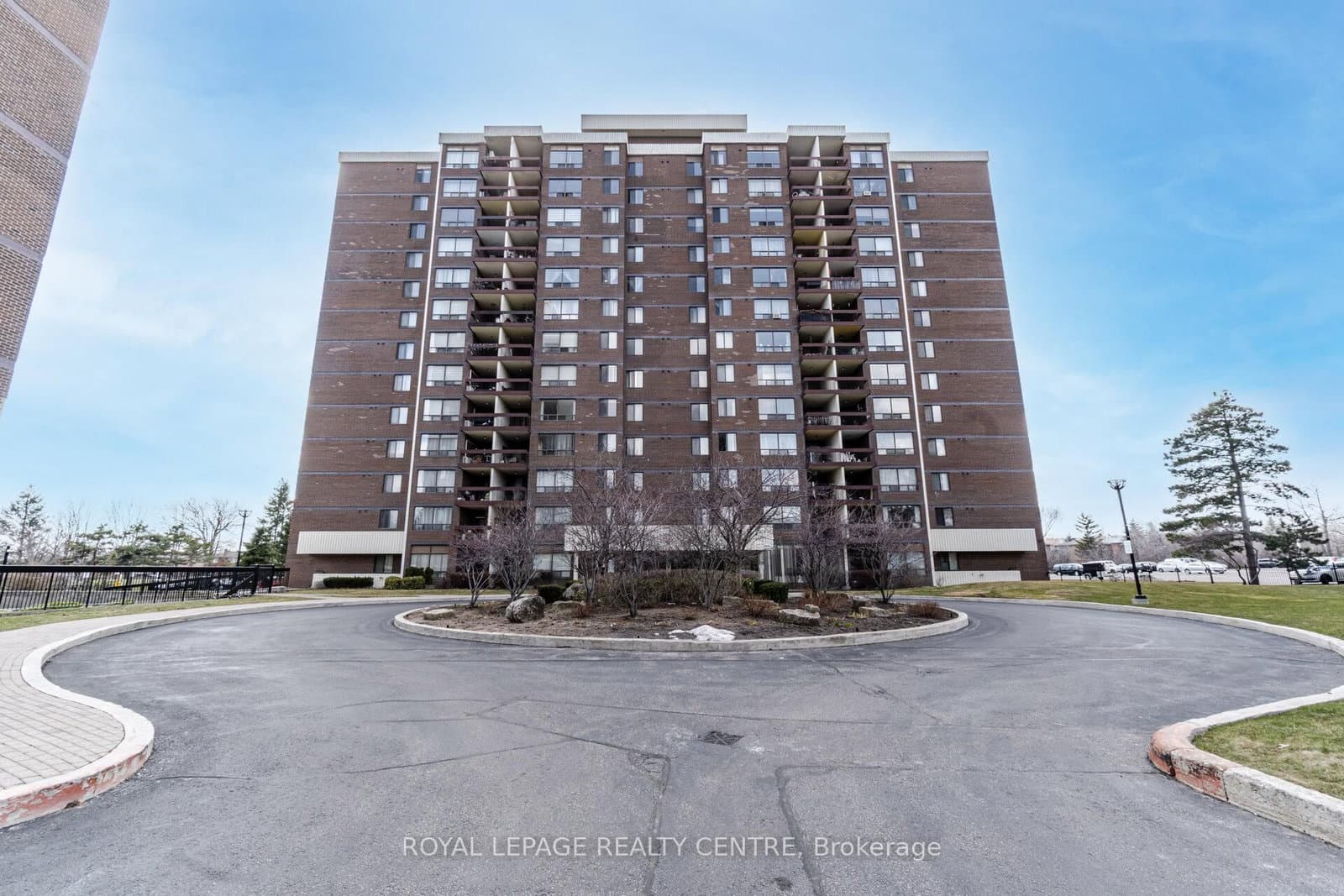 #1201 - 2556 Argyle Road