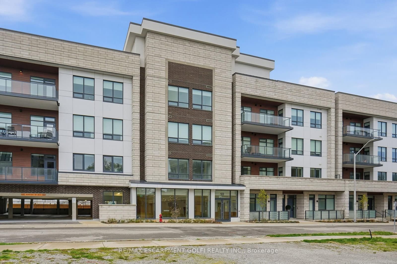 123 MAURICE Drive, Unit 409