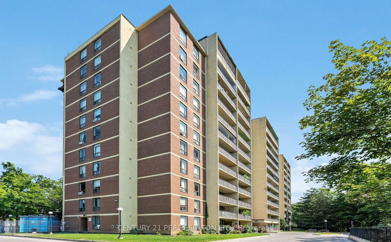 #808 - 15 London Green Court