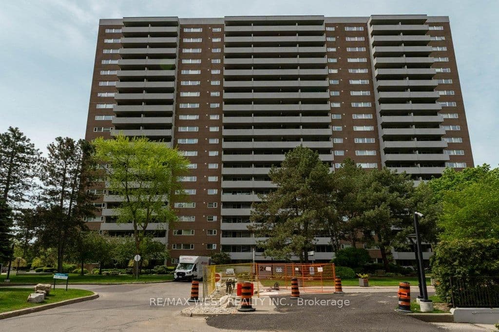#807 - 240 Scarlett Road