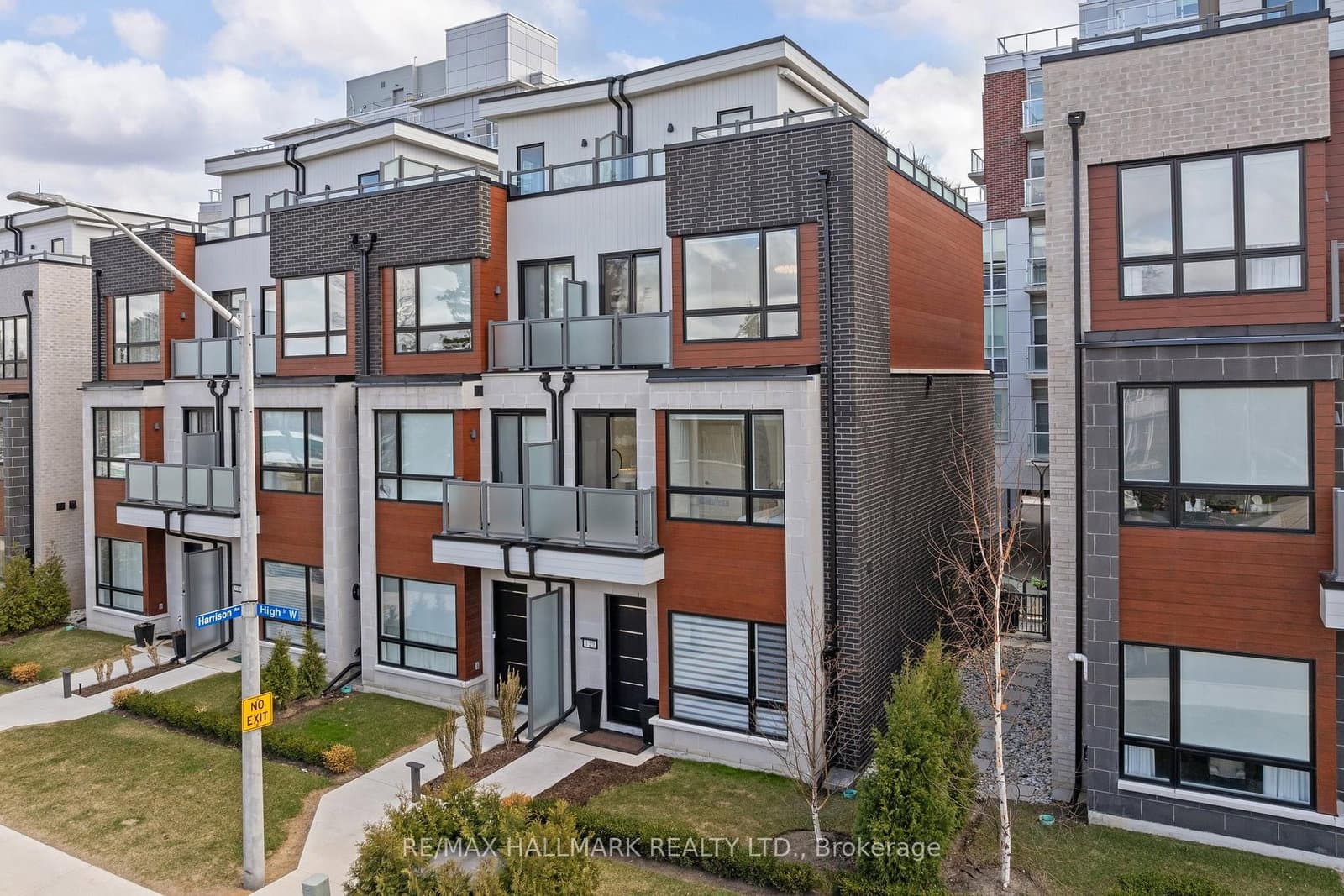 129 High Street W