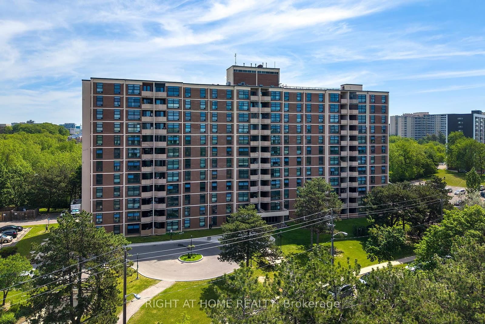 #608 - 335 Driftwood Avenue