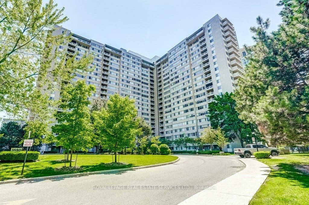 #402 - 3590 Kaneff Crescent