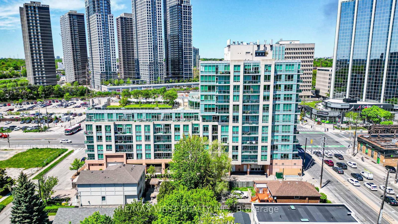 #609 - 3391 Bloor Street W