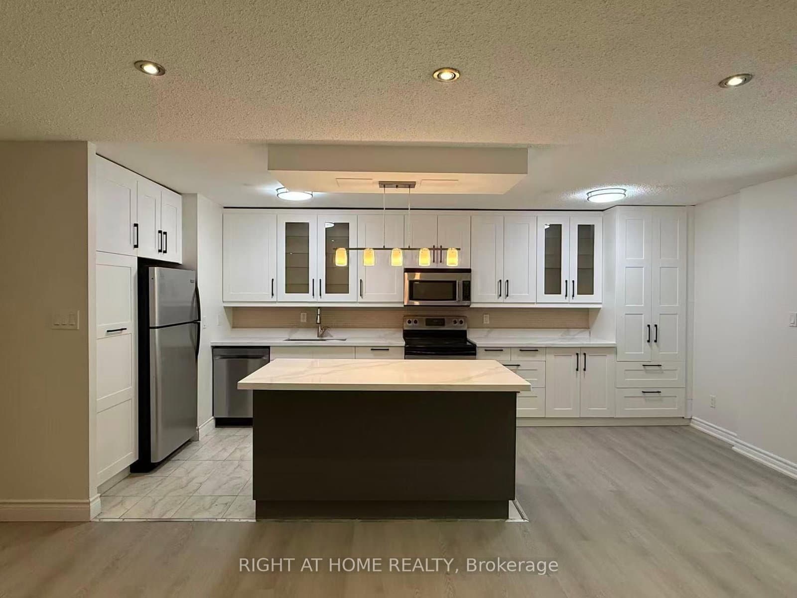 #109 - 3025 The credit woodlands Drive