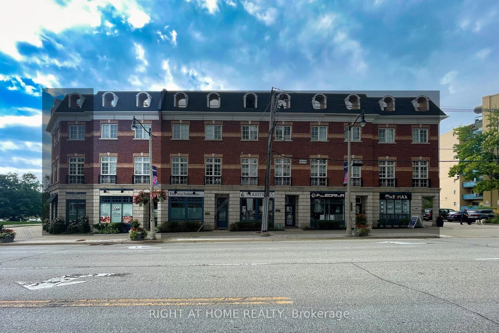 120 BRONTE Road, Unit 10