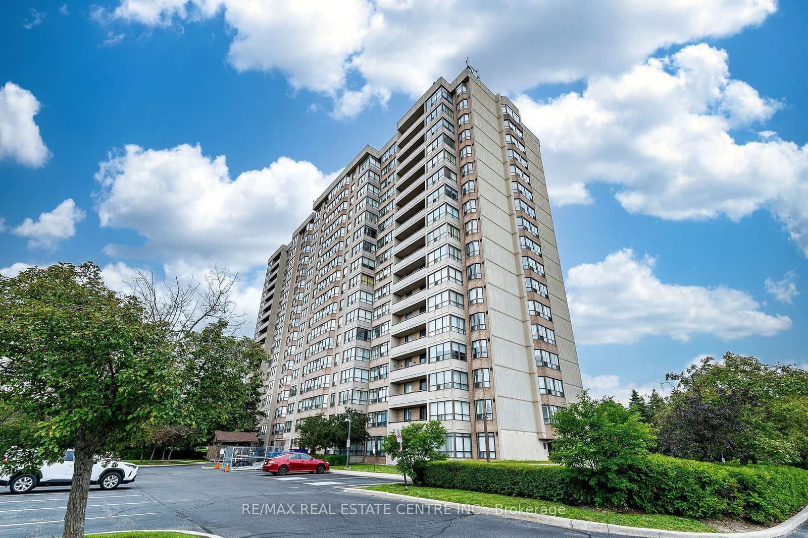 #210 - 10 Malta Avenue