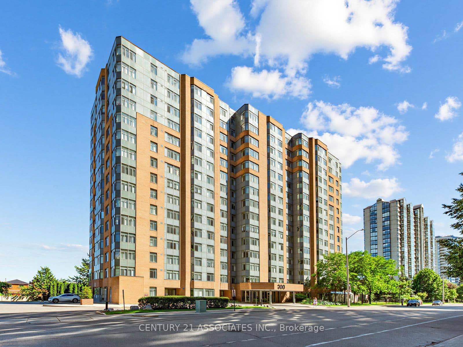 #204 - 300 webb Drive