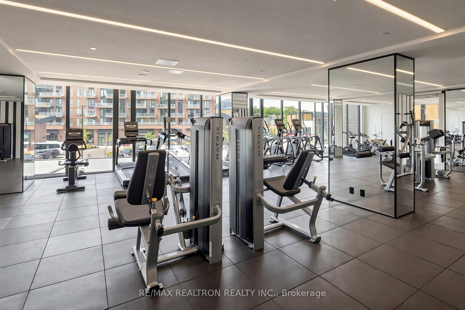 220 Missinnihe Way, Unit 817