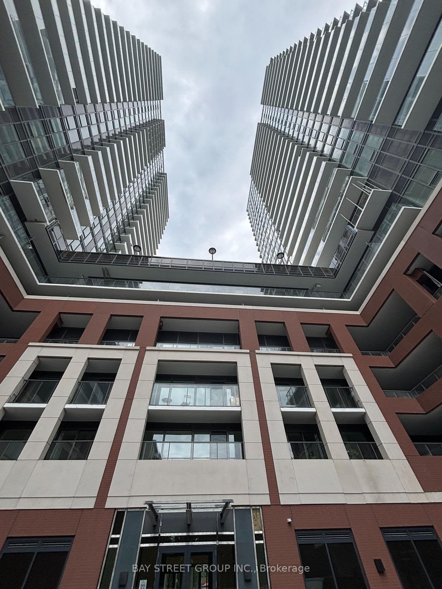 4010 Eglinton Avenue W, Unit 605