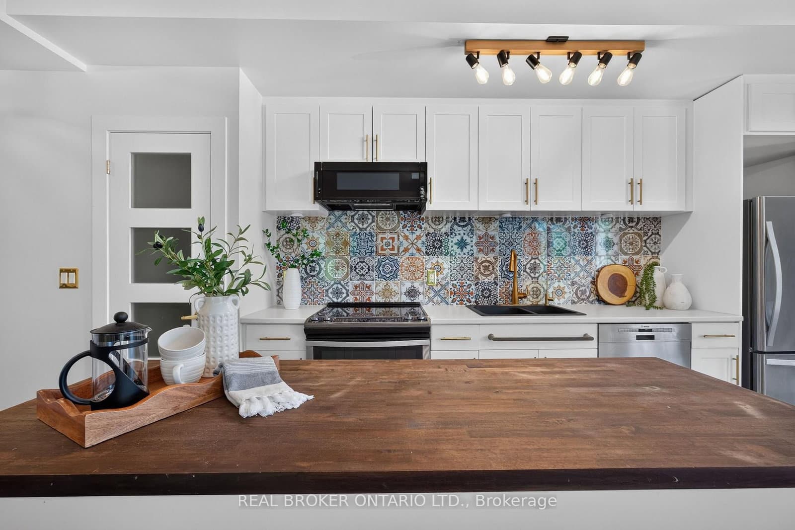 #214 - 168 Sabina Drive