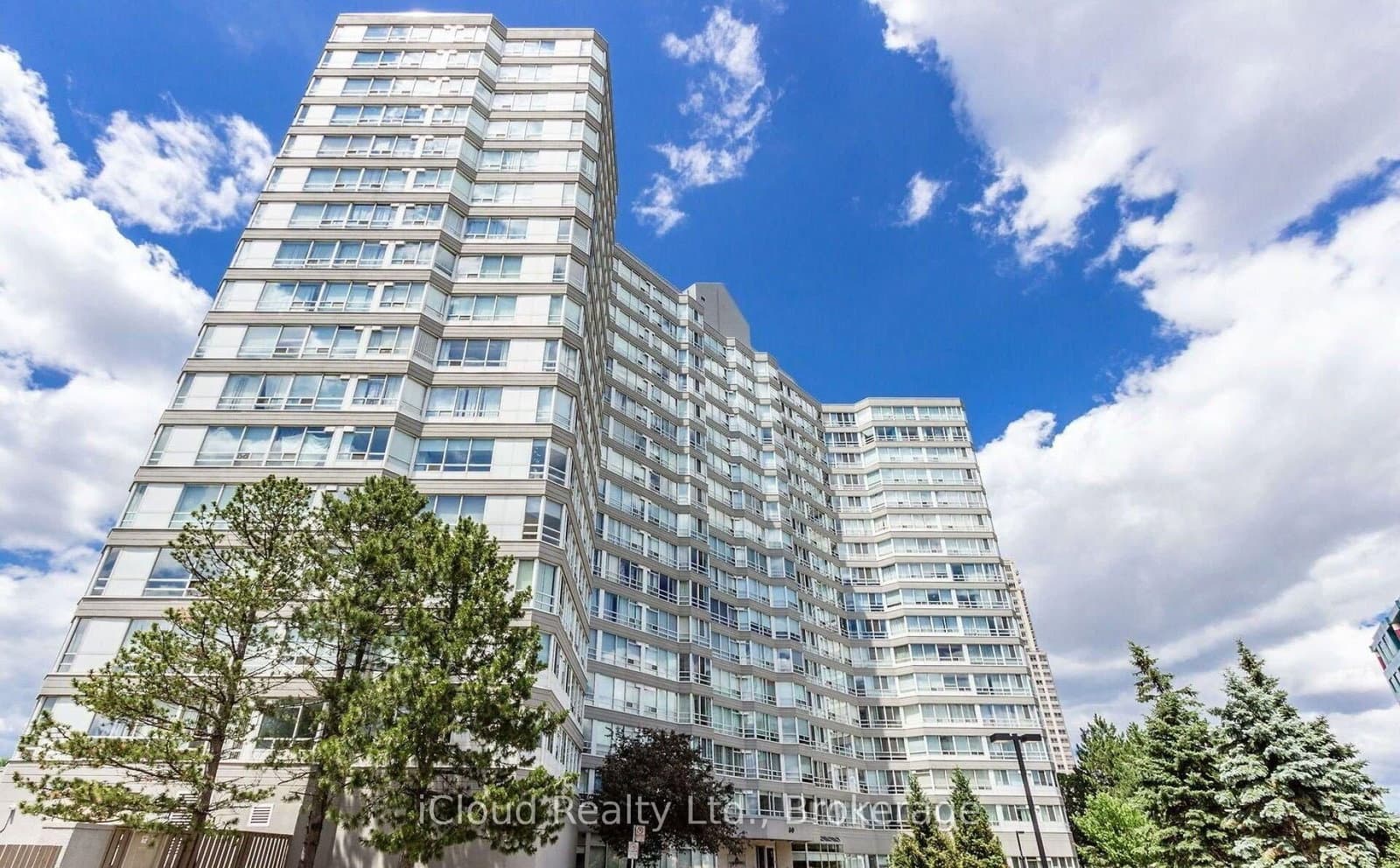 #915 - 50 Kingsbridge Garden Circle
