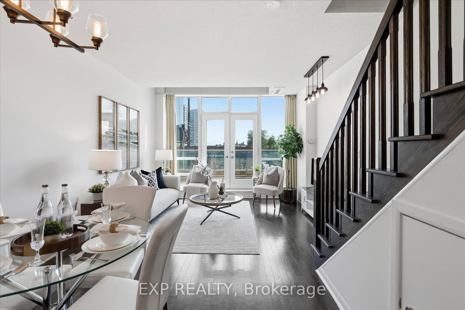 #221 - 3391 Bloor Street W