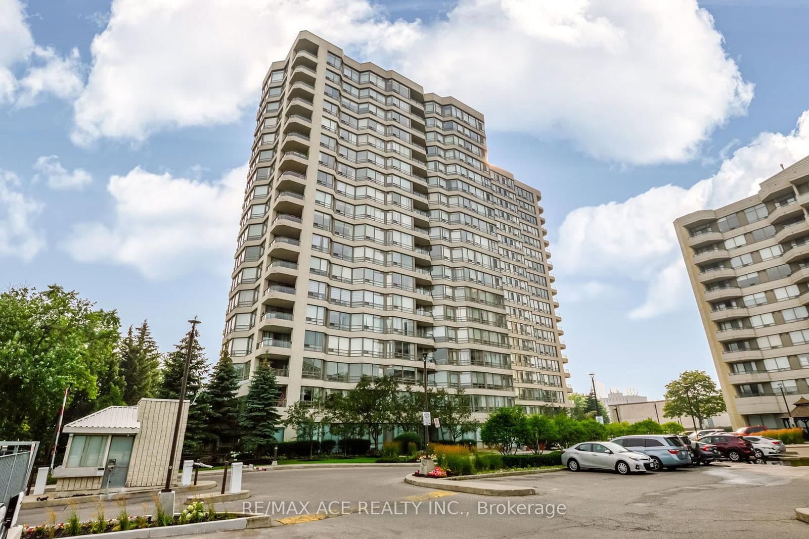 #201 - 75 King Street E