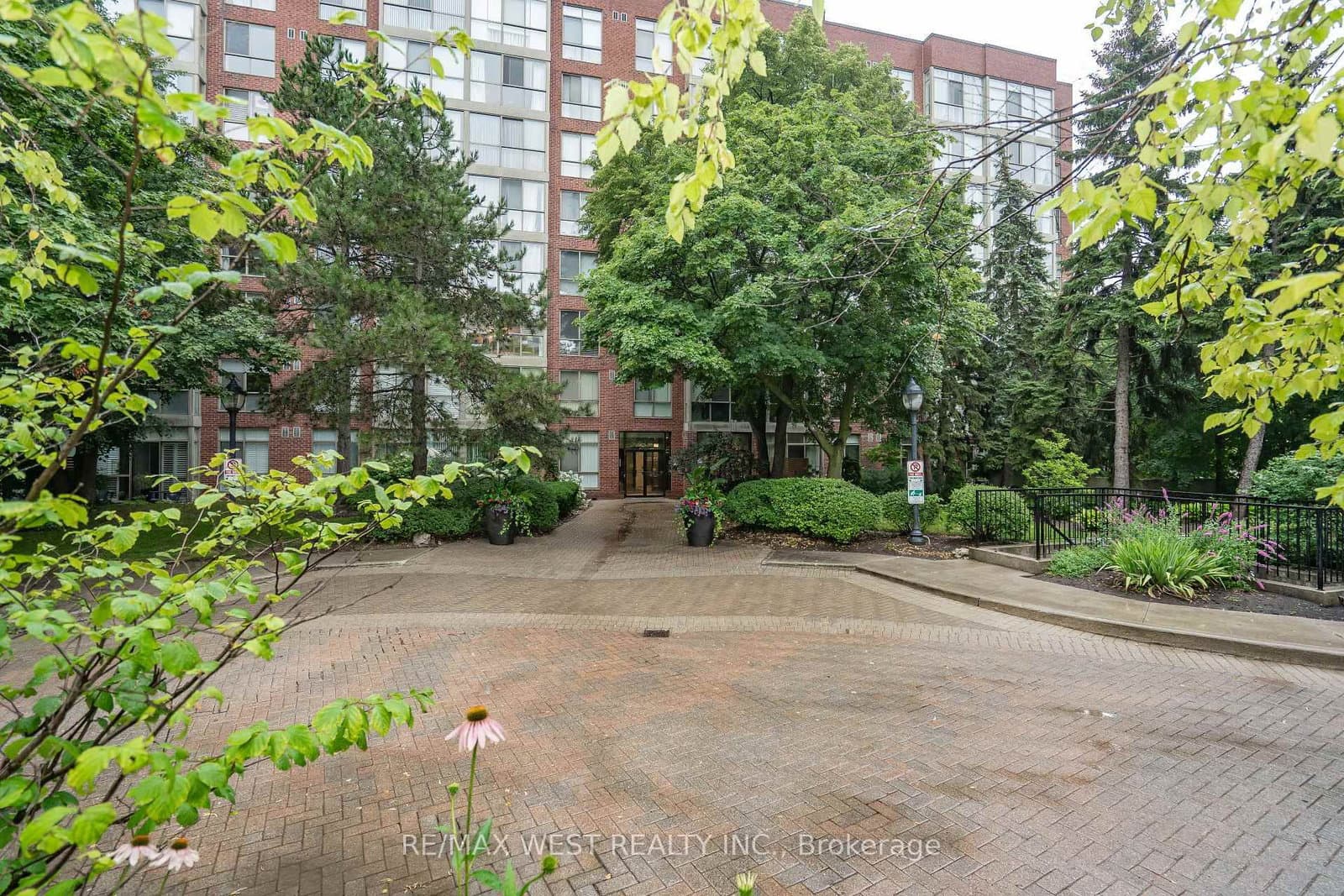 #749 - 24 Southport Street