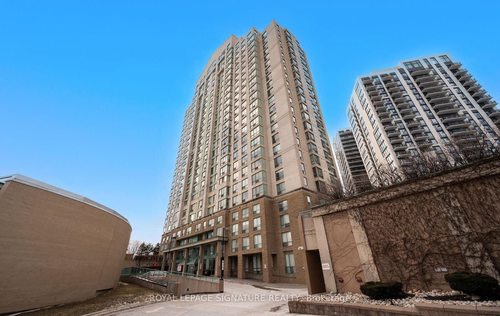 101 Subway Crescent, Unit 102