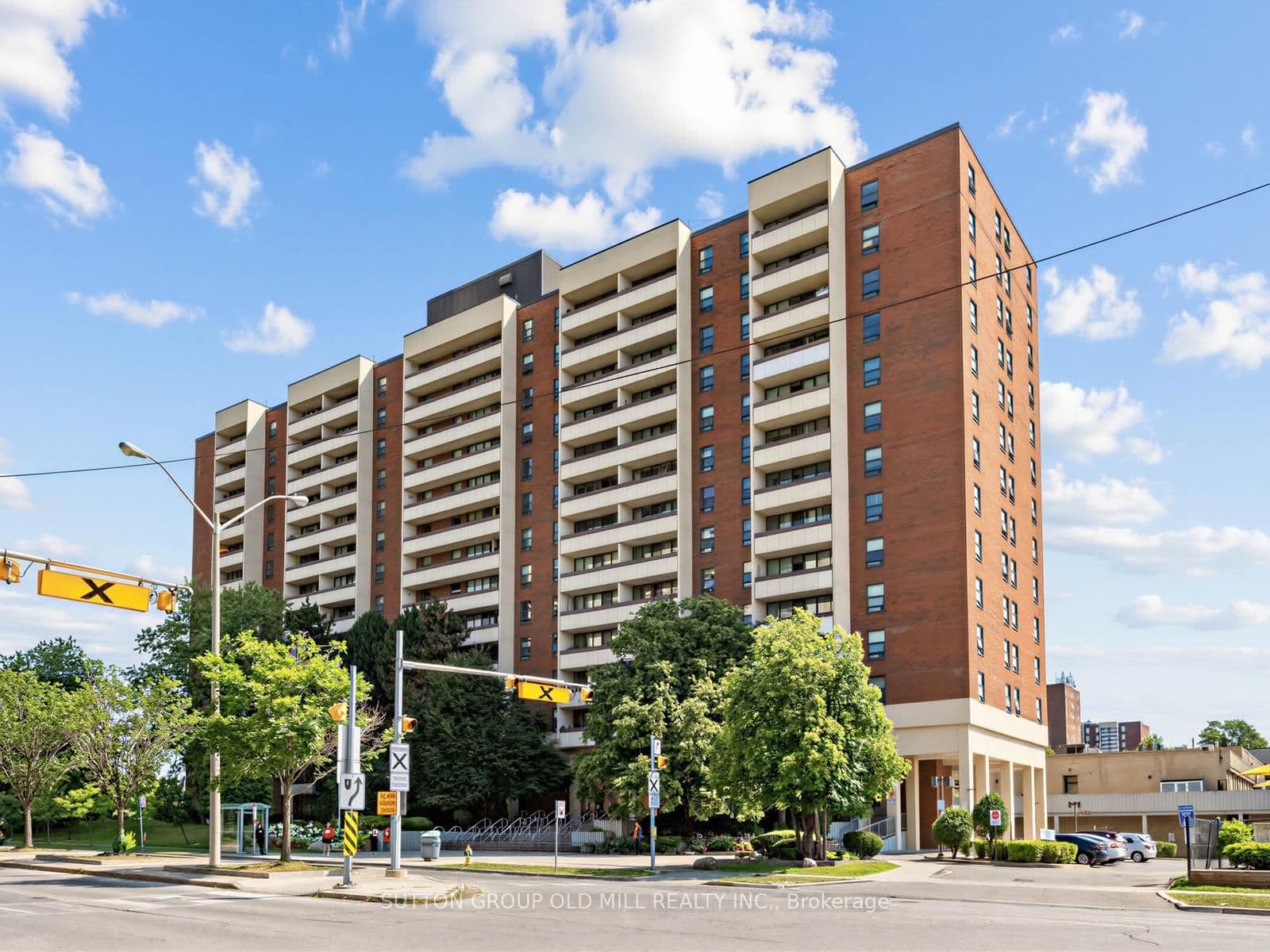 #1001 - 455 Sentinel Road