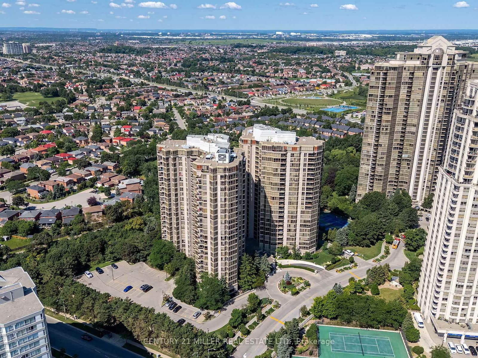 #909 - 55 Kingsbridge Garden Circle
