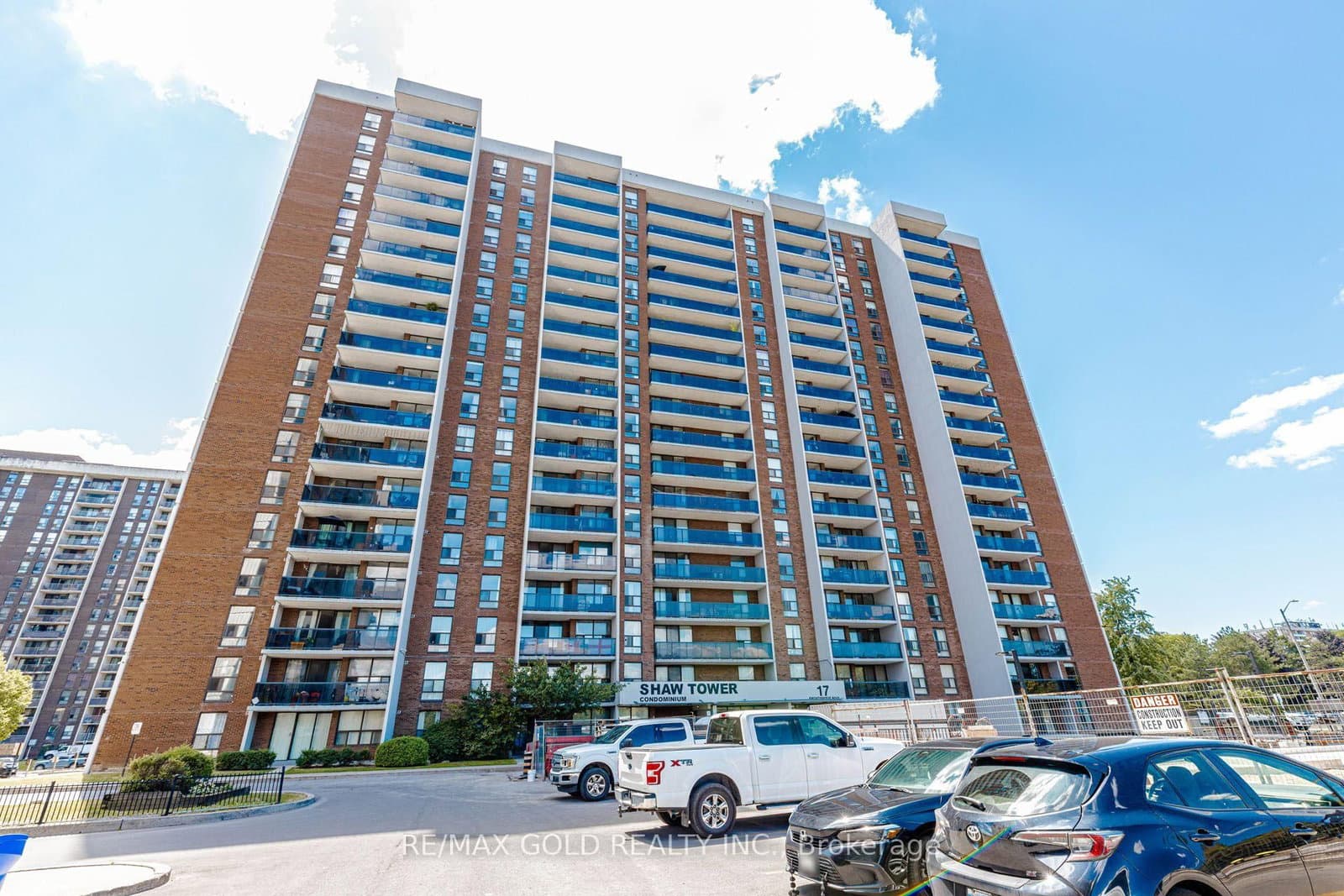 #905 - 17 Knightsbridge Road