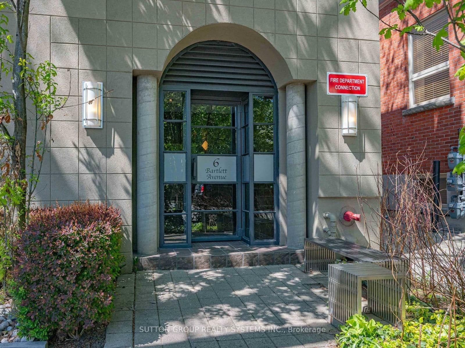 #5 - 6 Bartlett Avenue W