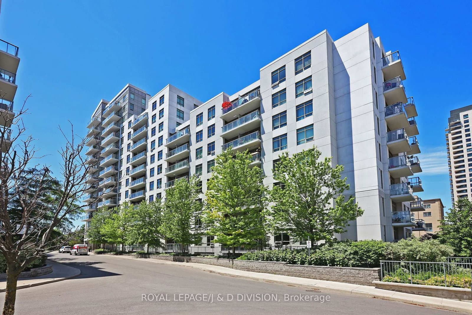 #511 - 816 Lansdowne Avenue