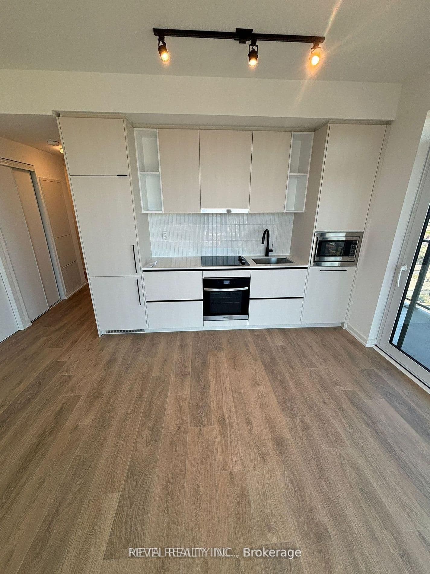 1285 Dupont Street, Unit 1409
