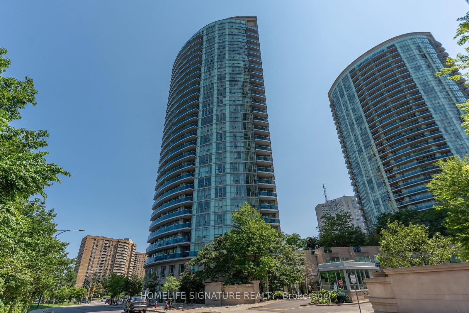 #307 - 90 Absolute Avenue