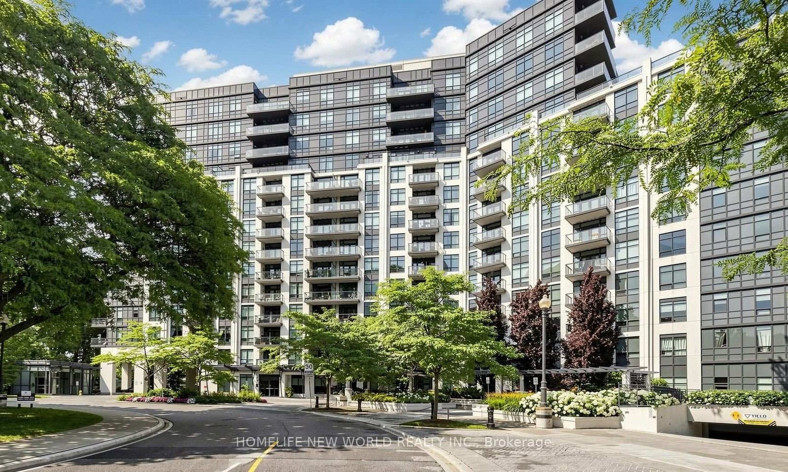 #304 - 1135 Royal York Road