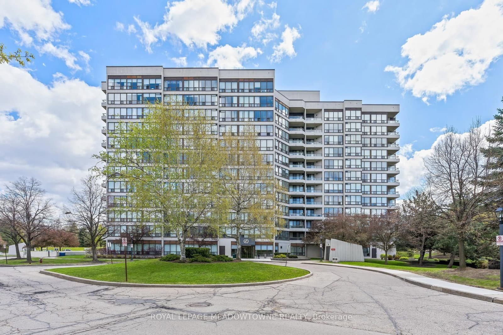 #104 - 10 Laurelcrest Street