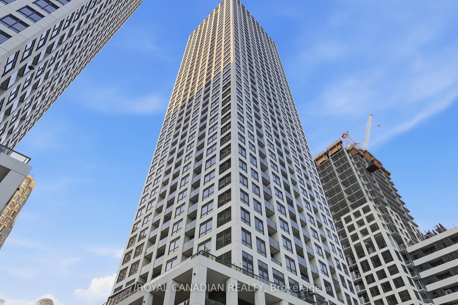 30 Elm Drive W, Unit PH 02