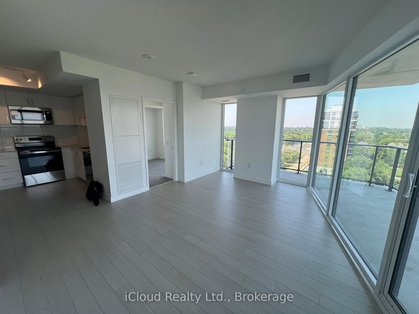 4010 Eglinton Avenue, Unit 1102