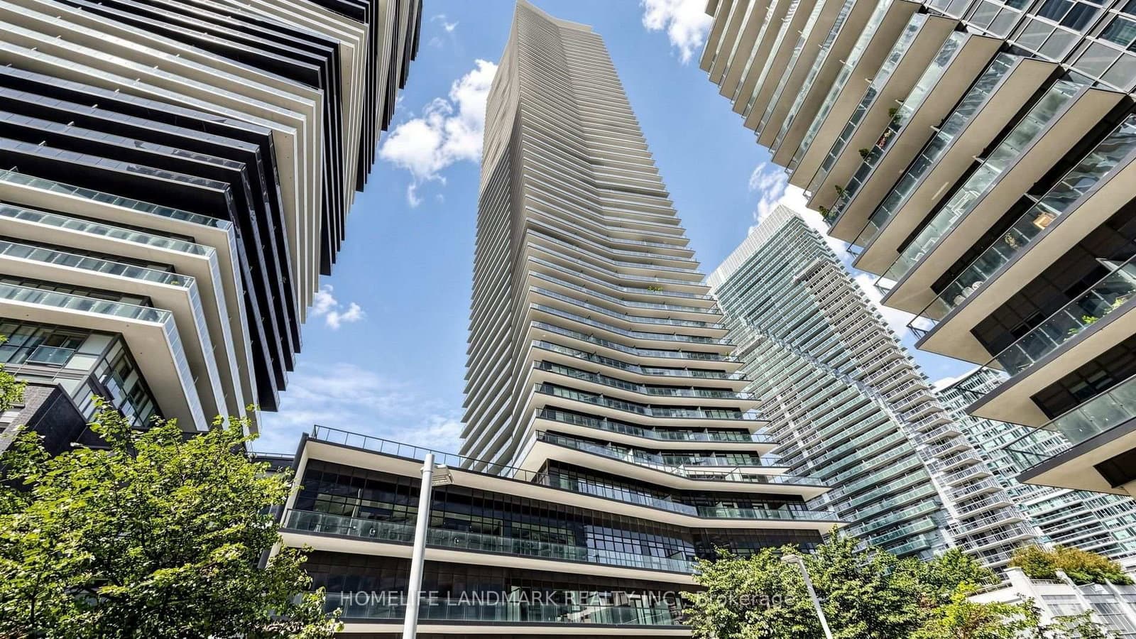 #2702 - 38 Annie Craig Drive