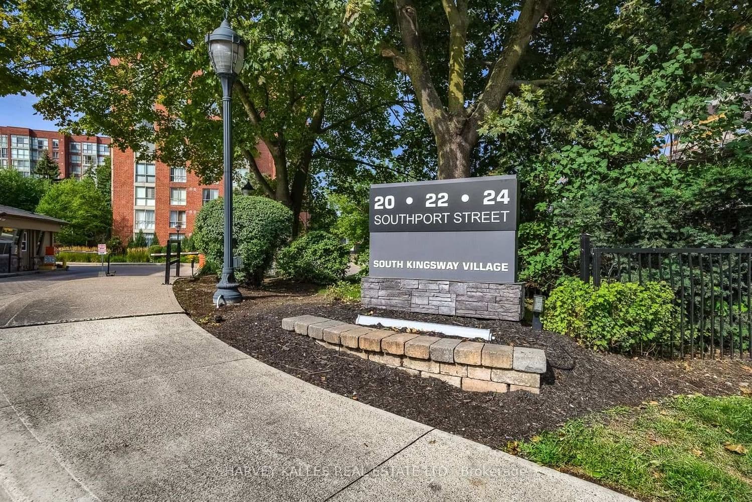 #521 - 20 Southport Street
