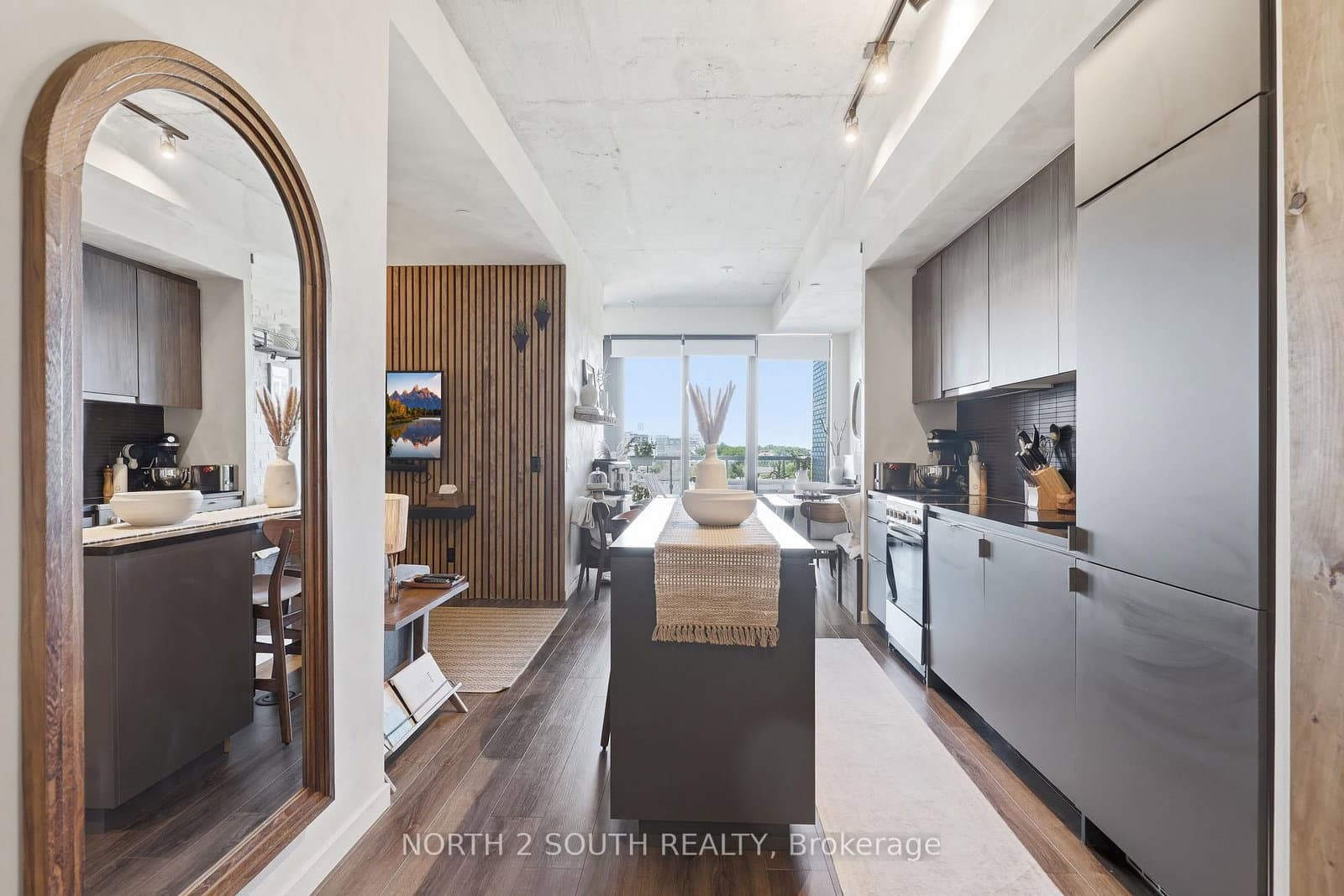 7 Smith Crescent, Unit 717