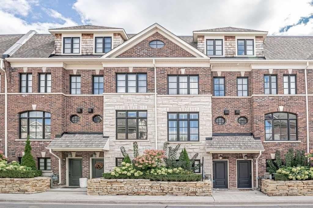 2058 Queensborough Gate, Unit 34