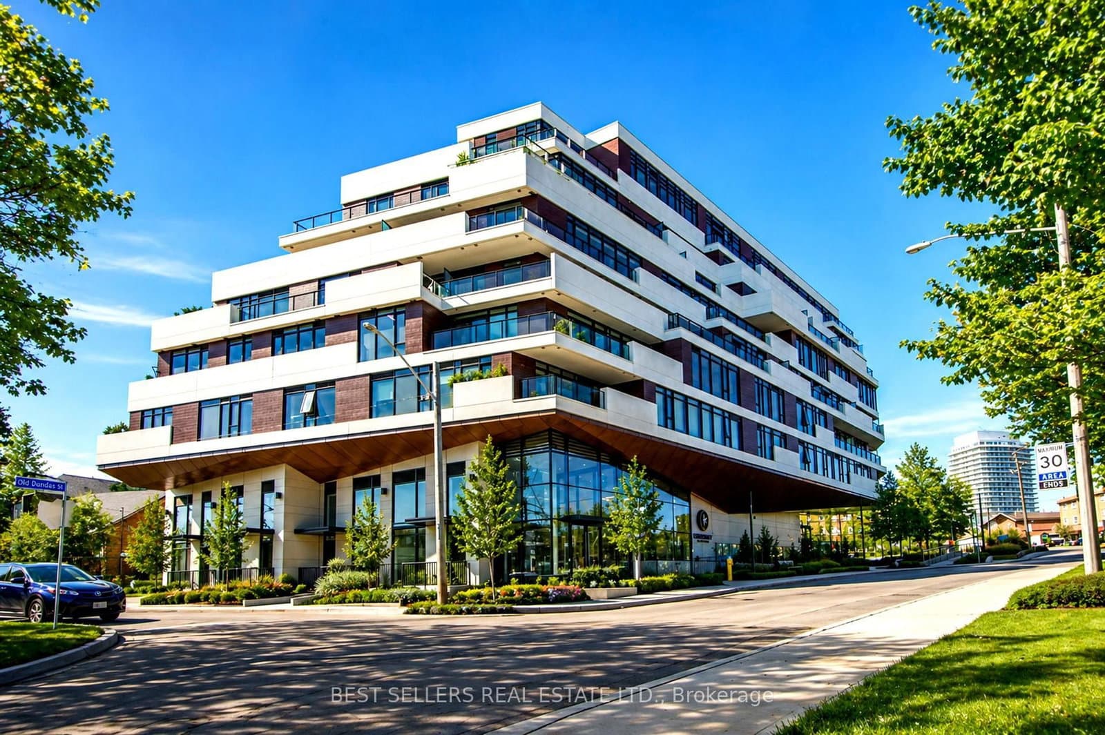 #611 - 160 Kingsway Crescent