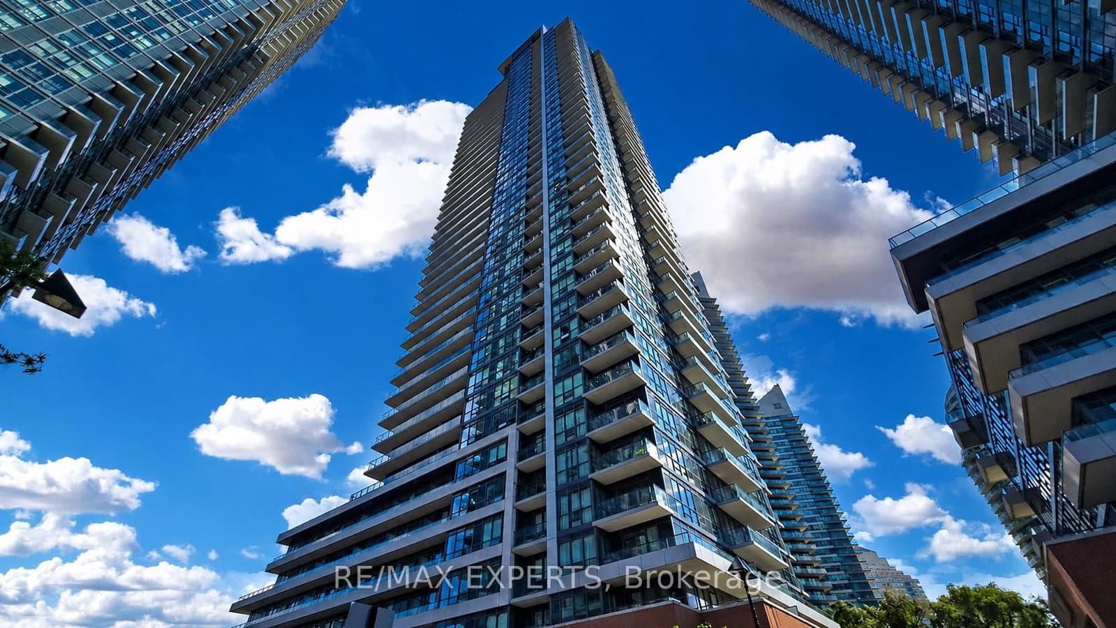 #615 - 2212 Lakeshore Boulevard W