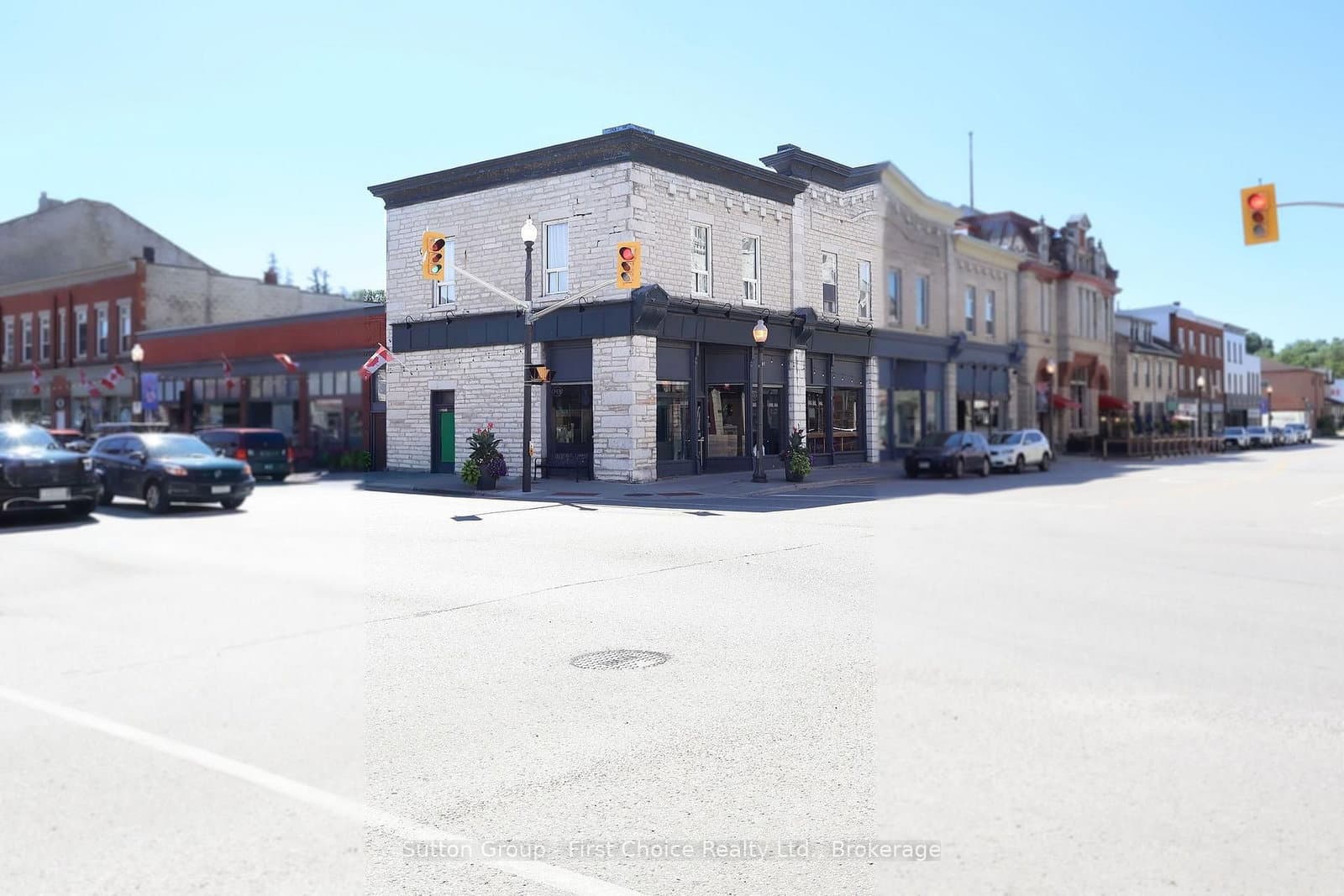 100 Queen Street E