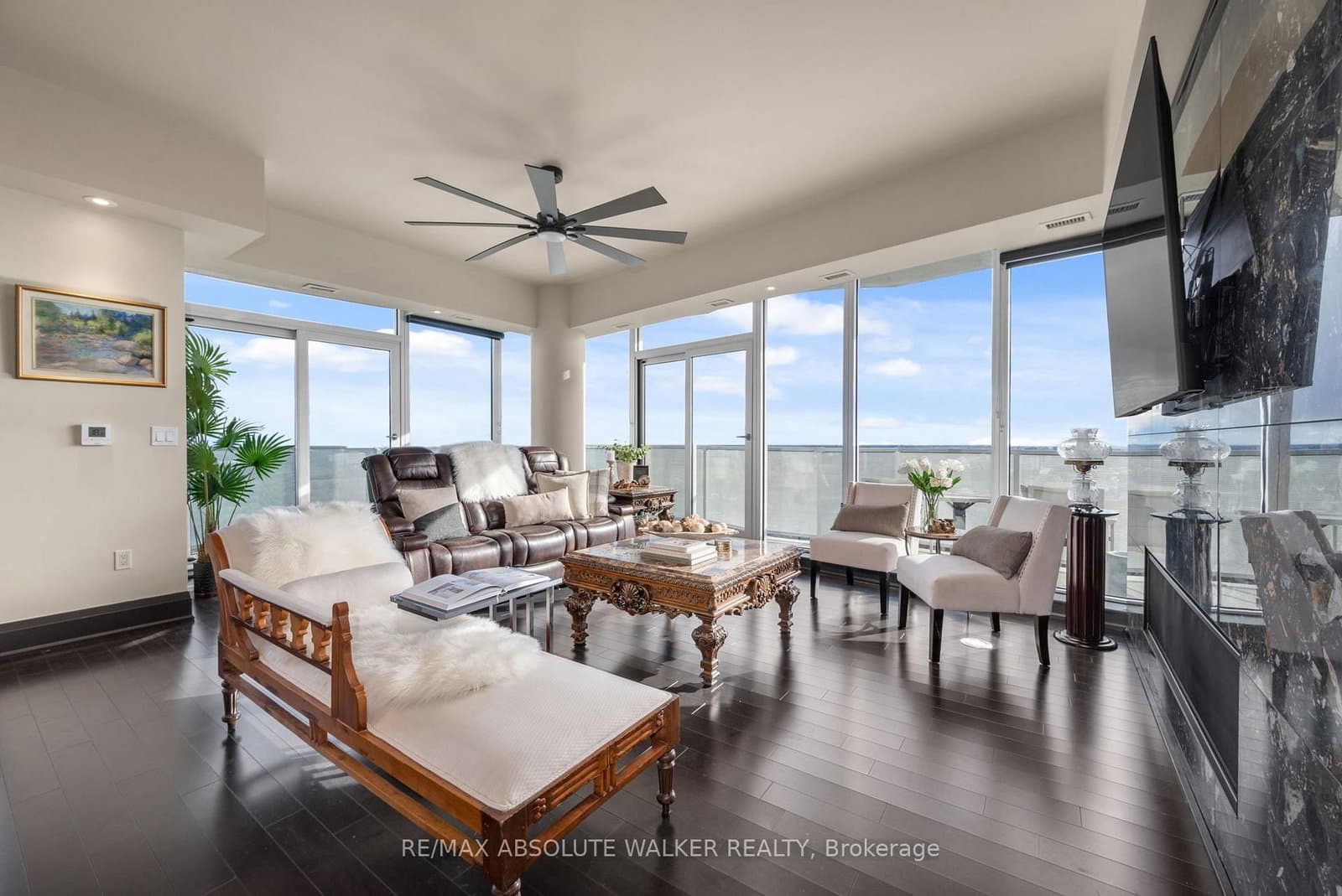 #4101 - 805 Carling Avenue