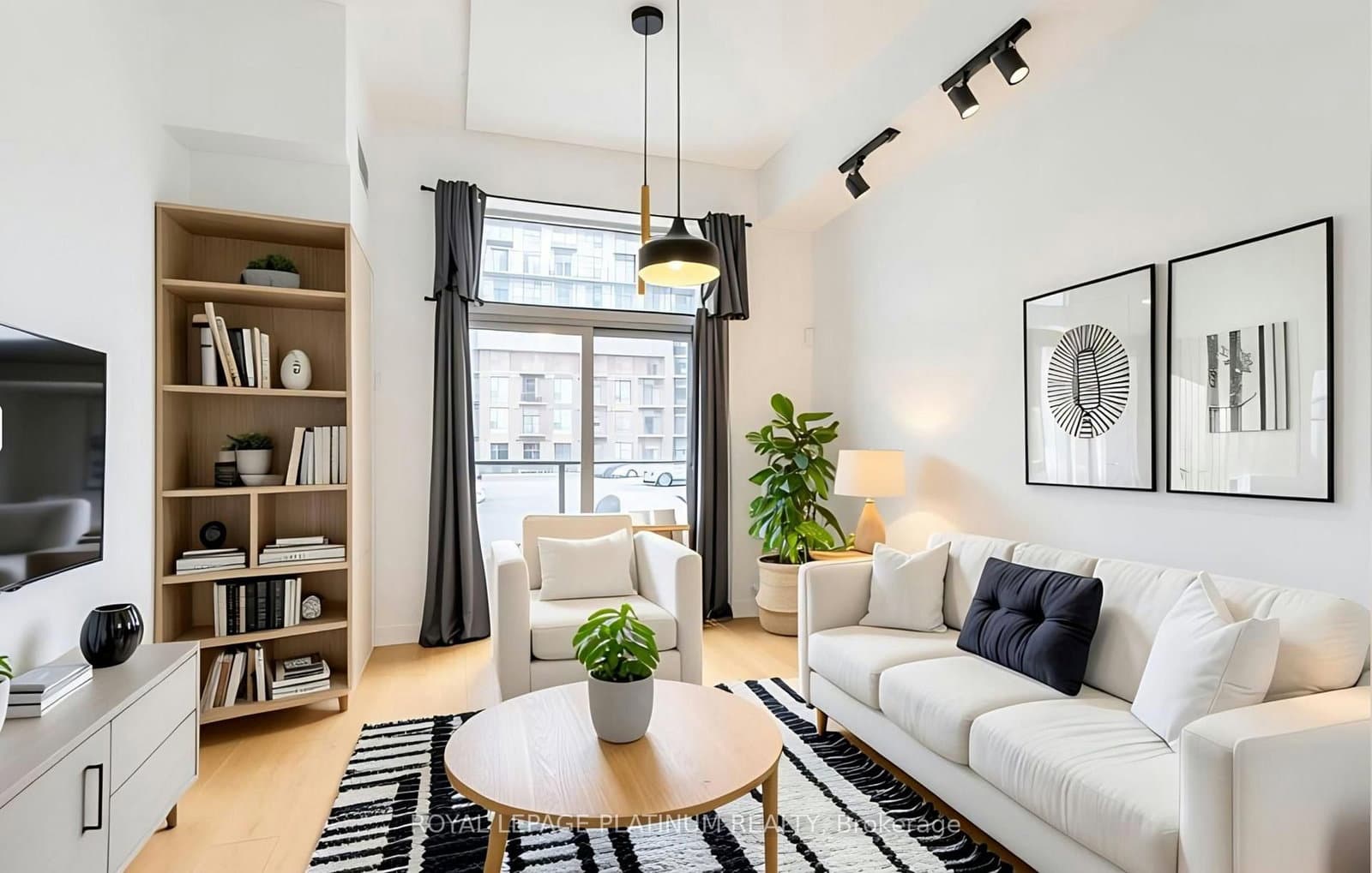 #114 - 470 Dundas Street E