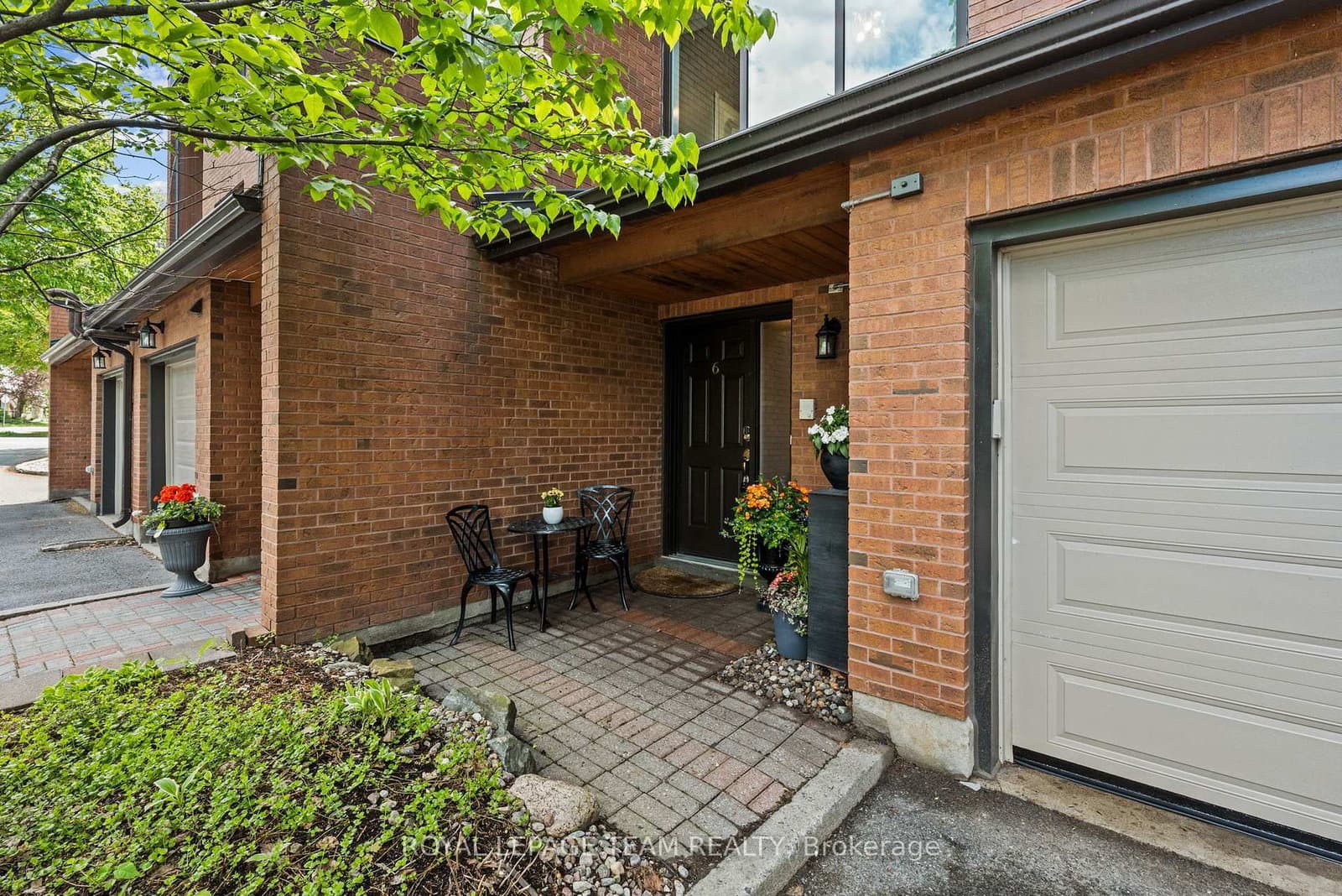 #6 - 625 Richmond Road