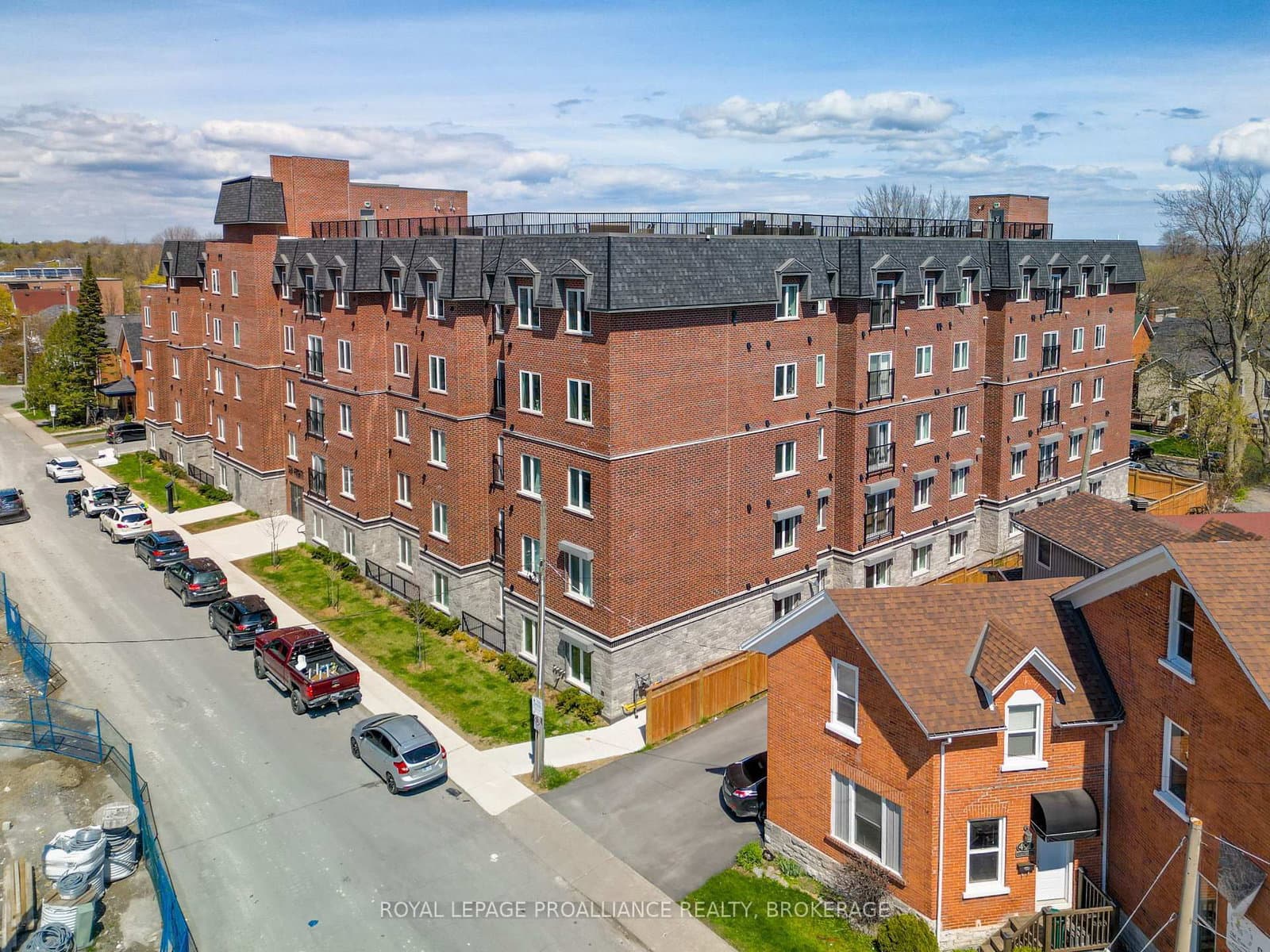 #502 - 501 Frontenac Street