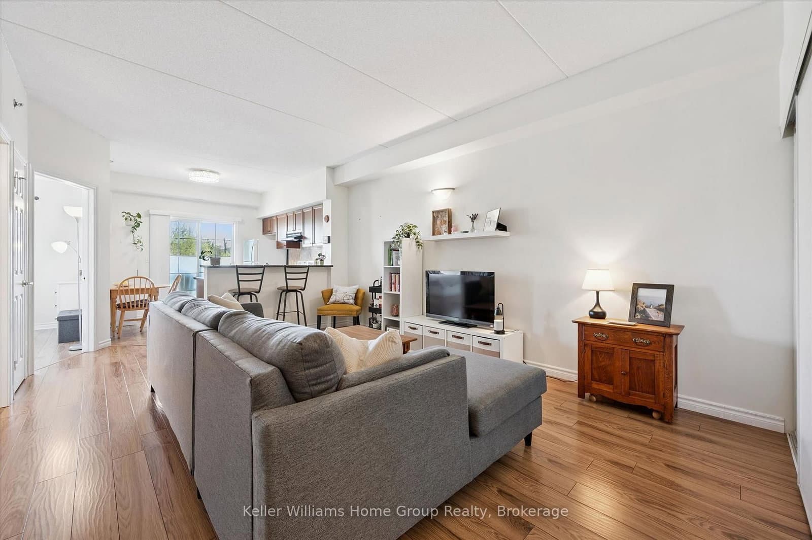 #114 - 308 Watson Parkway N