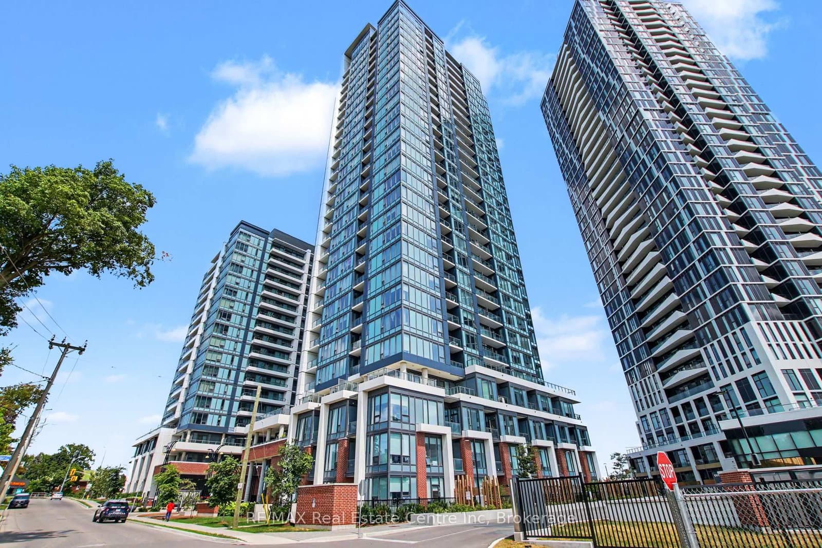 15 Wellington Street, Unit 2214